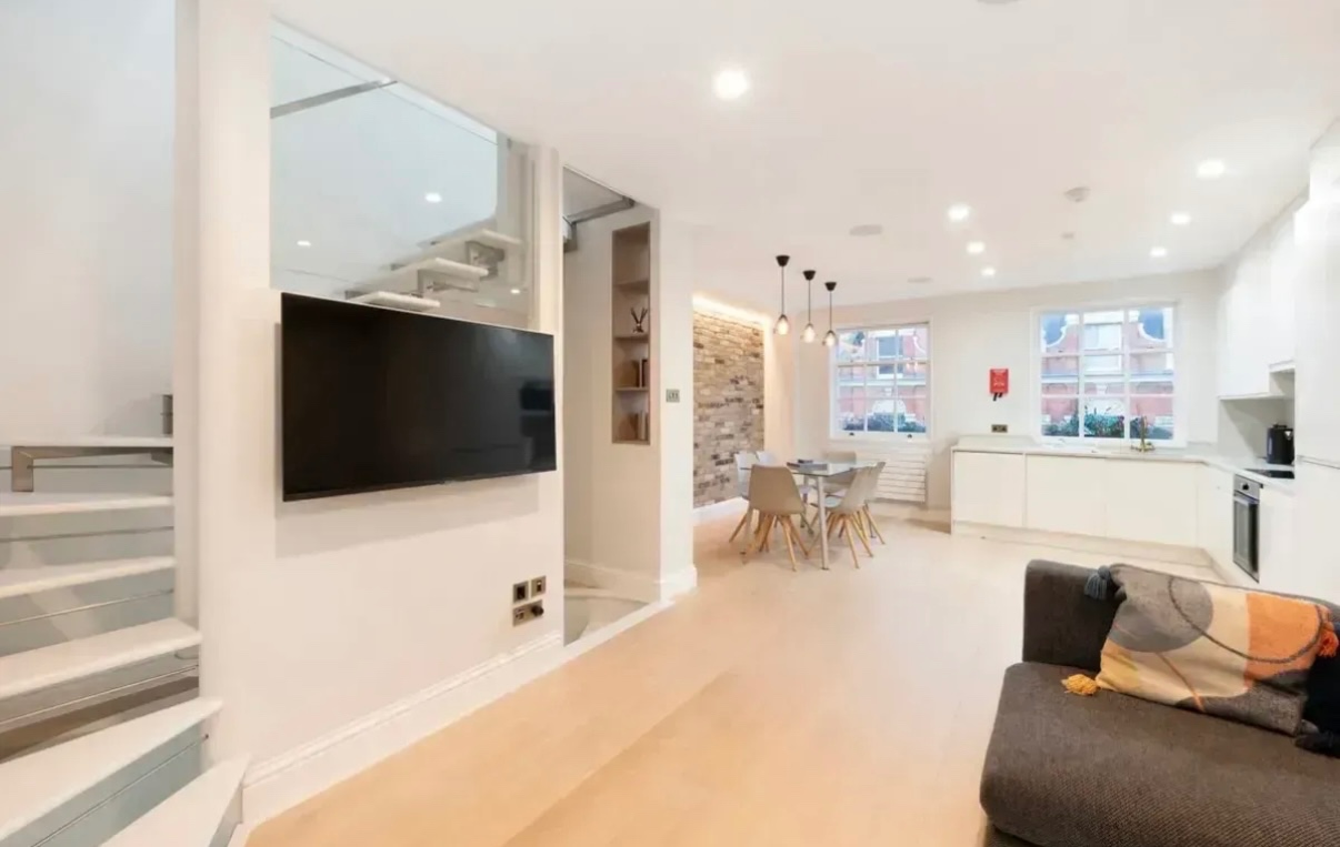 3 Bed Flat, Windmill St, W1T, N1 7GU