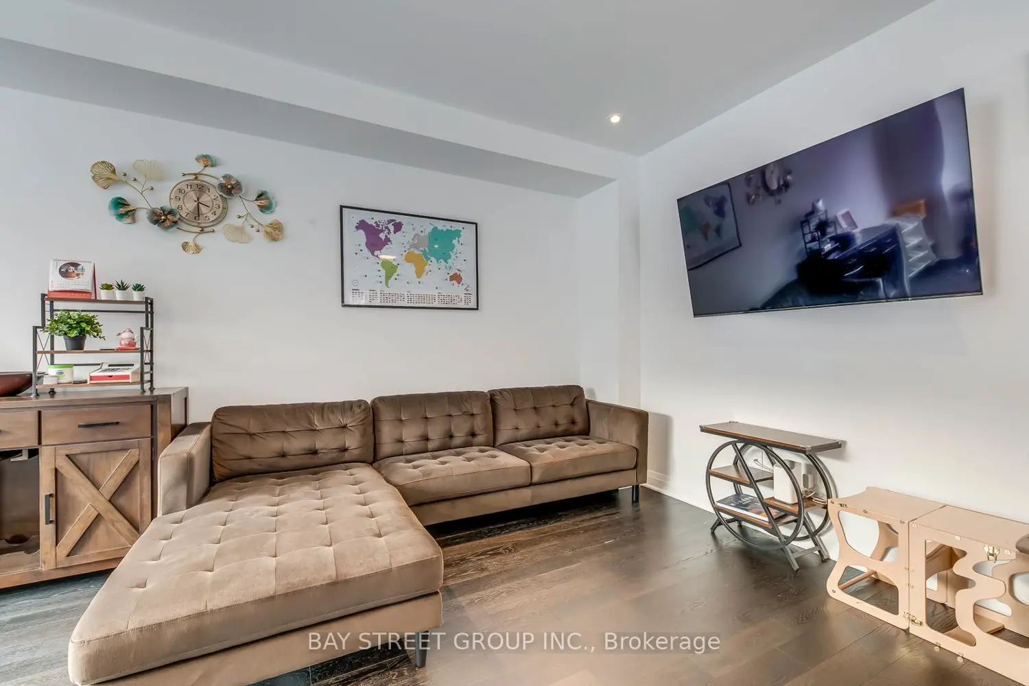 Additional image 7 of 3049 Merrick Road