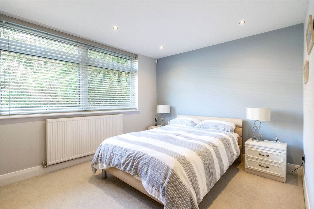 Additional image 15 of 3 bed flat for saleSandbanks Road, Poole, Dorset BH14