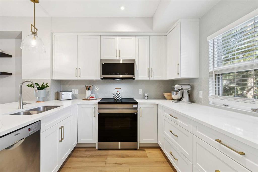 Additional image 2 of 7-1935 35 Street SW, Calgary, AB, T3E 2X4