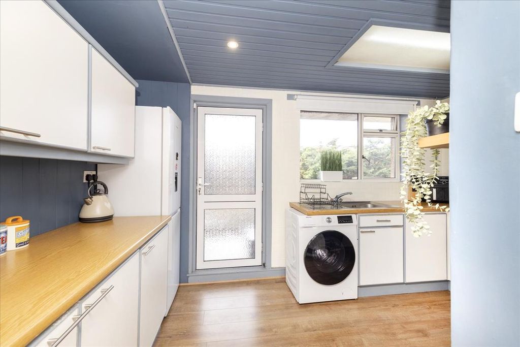 Additional image 9 of 3 bed flat for sale17 Waverley Road, Bonnyrigg EH19