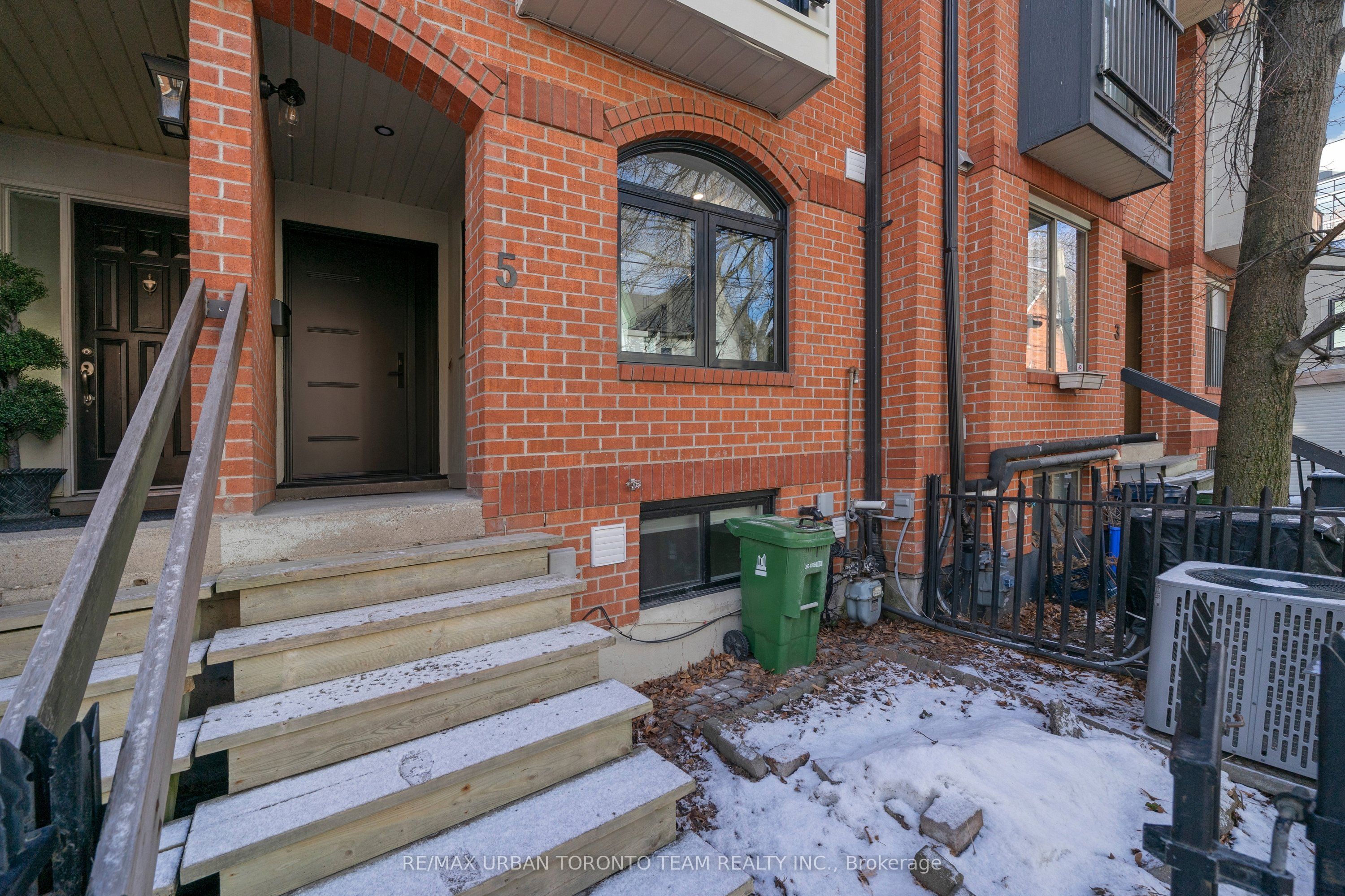 Additional image 2 of 5 Wascana Avenue, Toronto, ON, M5A 1V6