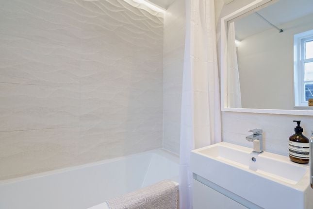 Additional image 8 of 1 Bed Flat, Groveway, SW9, N1 7GU