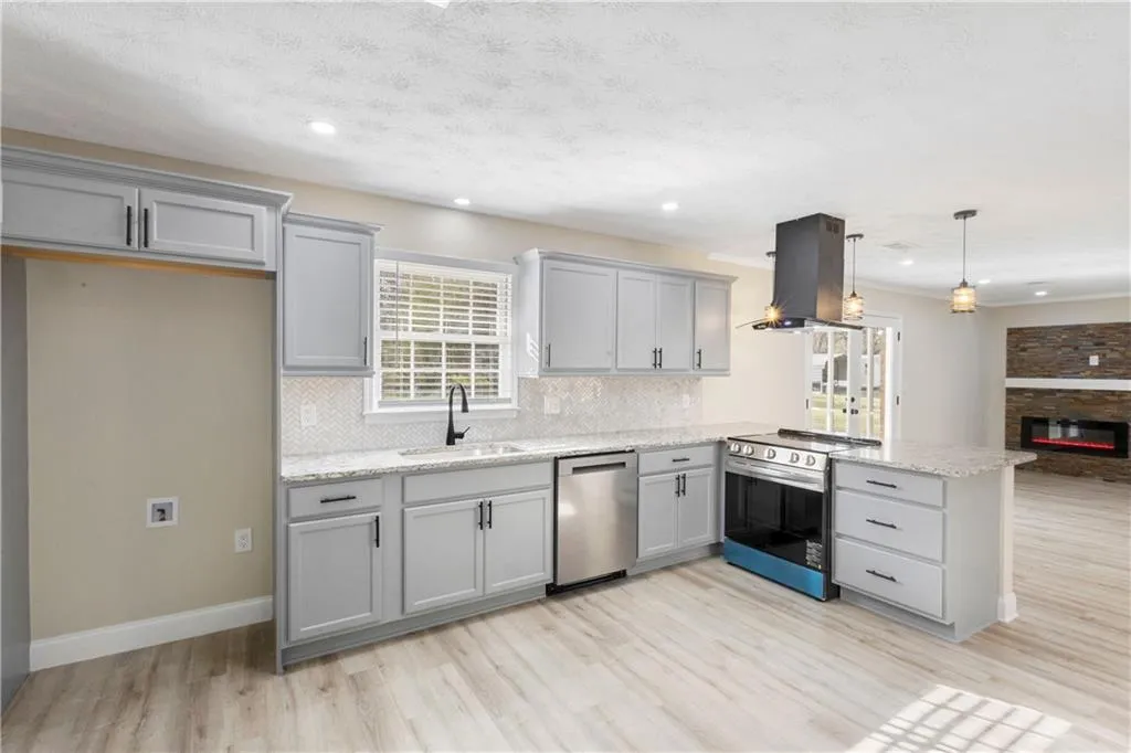 Additional image 41 of 579 Dover Place, Smiths Station, AL 36877