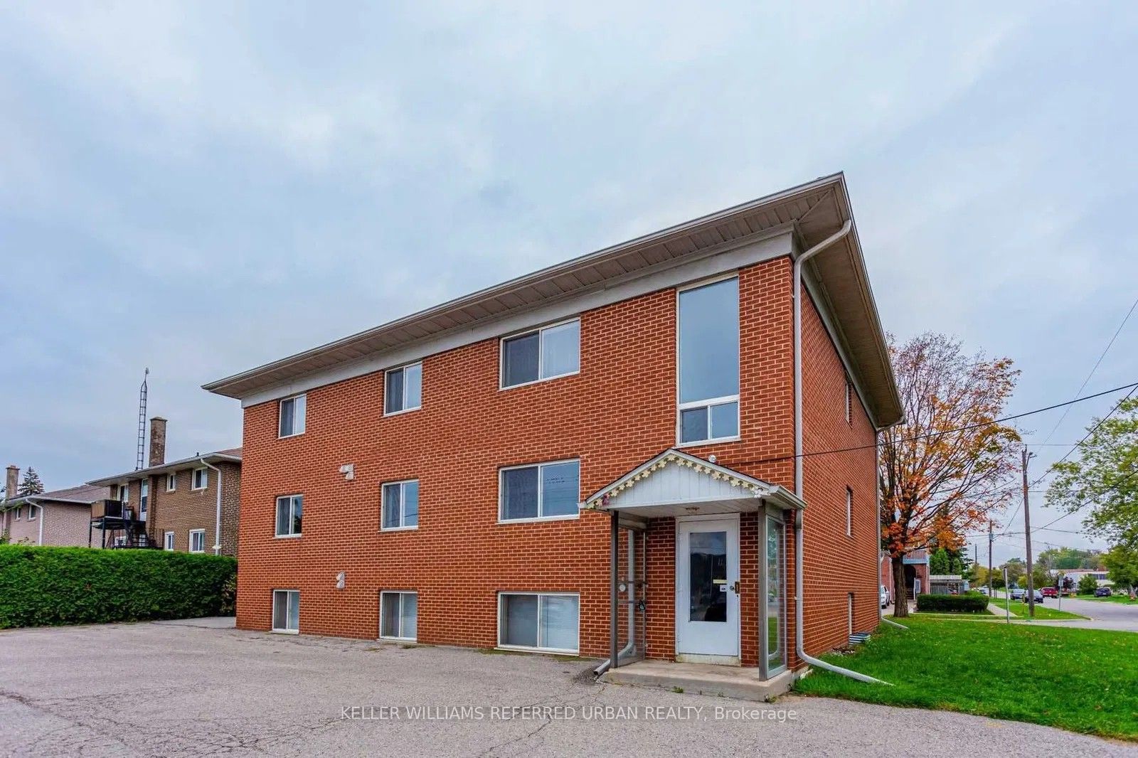 1-303 Frontenac Avenue, Oshawa, ON, L1J 2A7