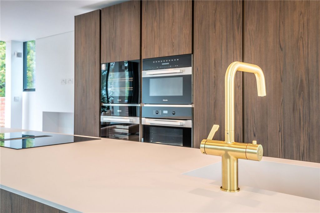 Additional image 4 of 3 bed flat for saleWoodredon Farm Lane, Epping, Essex EN9