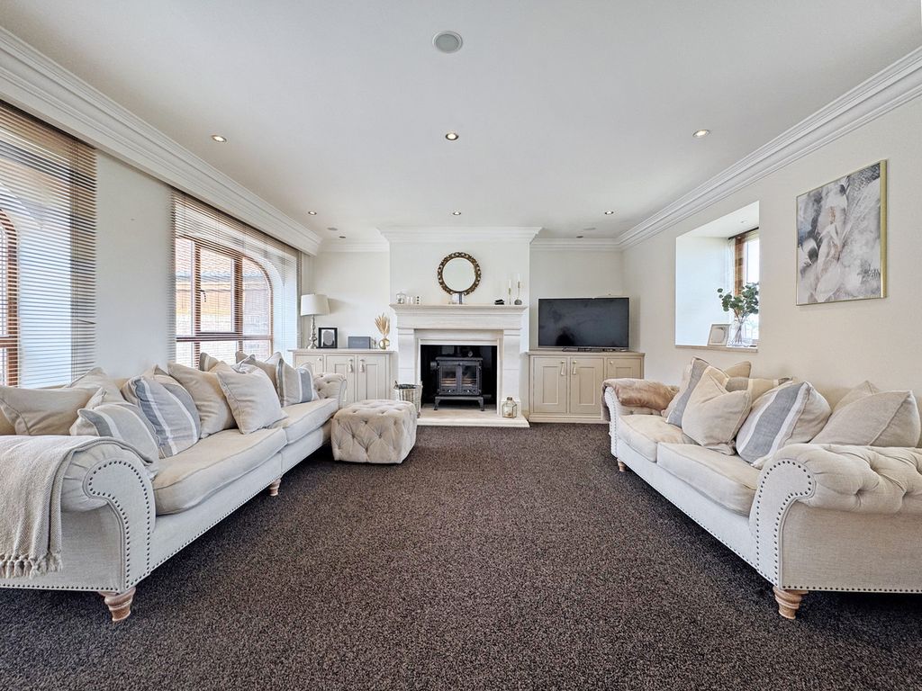3 bed barn conversion for saleCoast Road, Hartlepool, 3 TS27 photo 4
