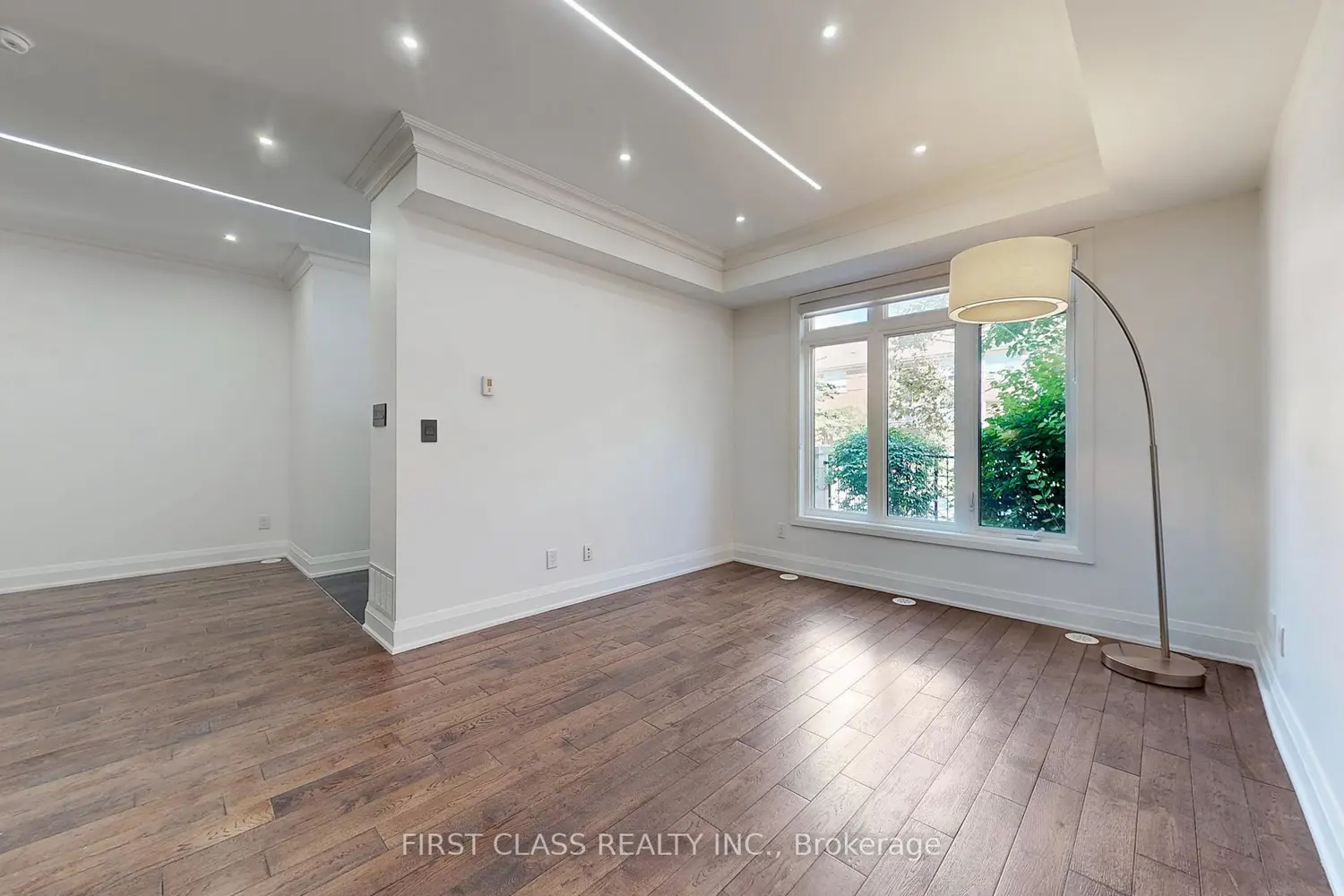 Additional image 5 of 9 Oakburn Crescent Th 28