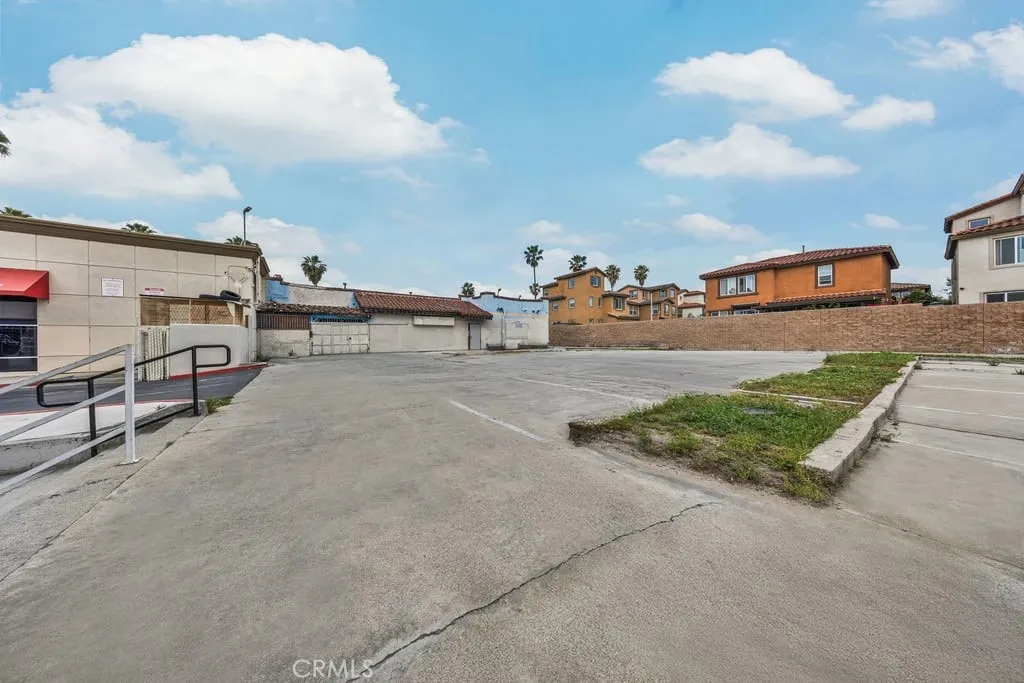 2204 S Garey Avenue, Pomona, CA 91766