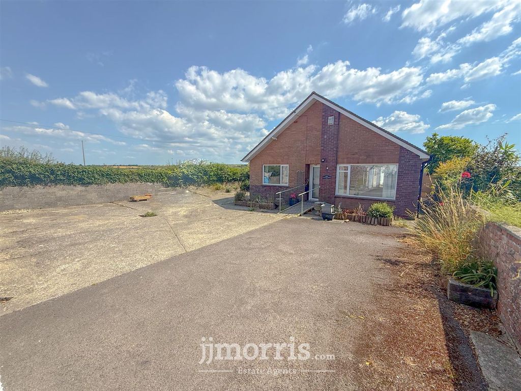 2 bed detached bungalow for saleBlaenannerch, Cardigan SA43