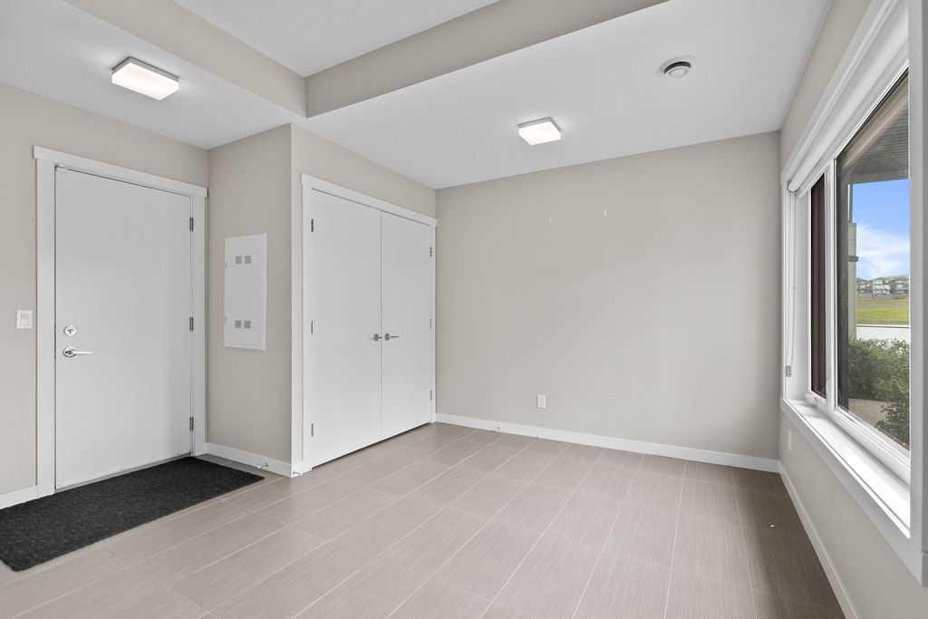 Additional image 4 of 603-218 Sherwood Square NW, Calgary, AB, T3R 0Y2