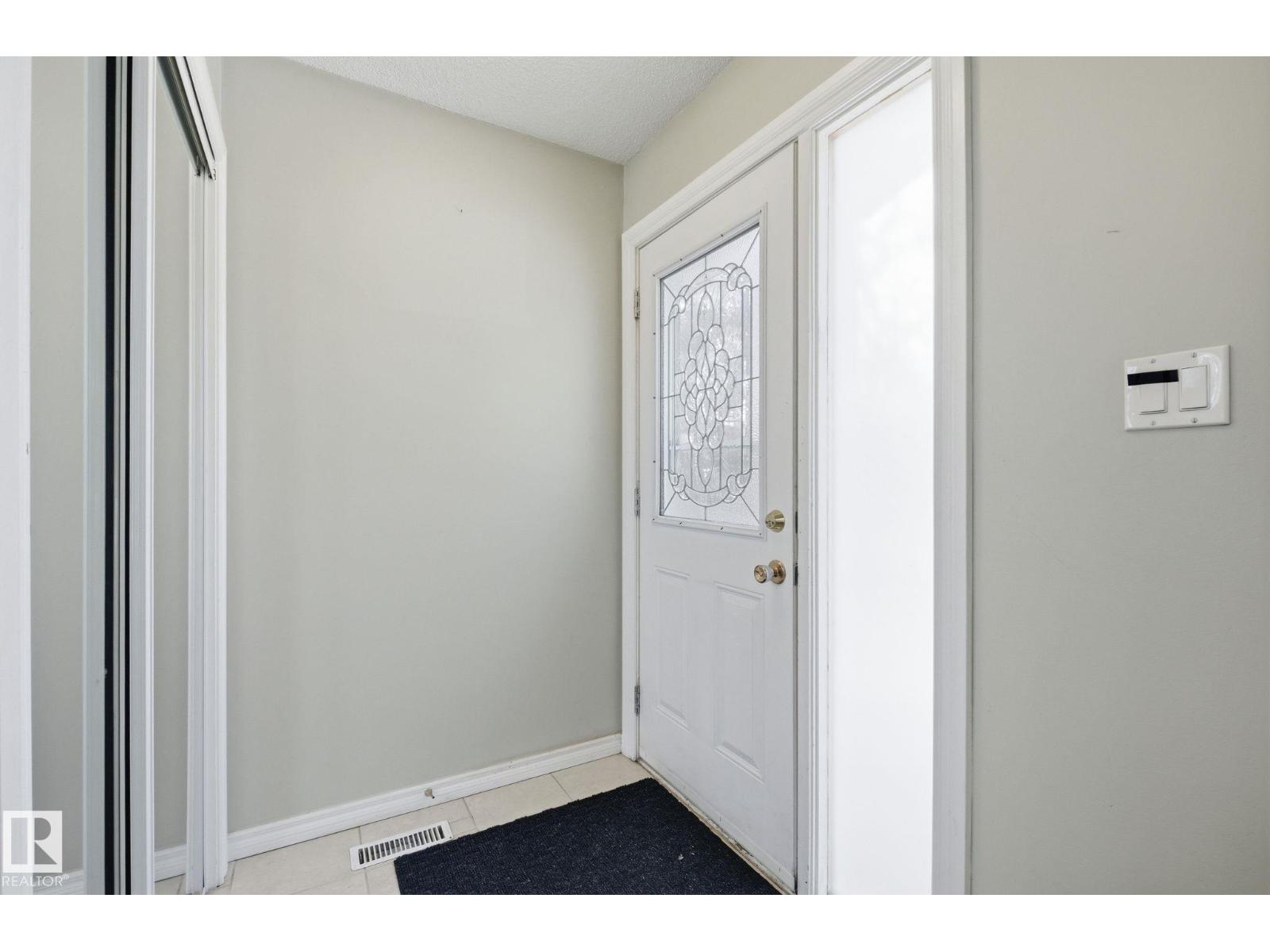Additional image 2 of 11915 92 Street NW, Edmonton, AB, T5G1A7