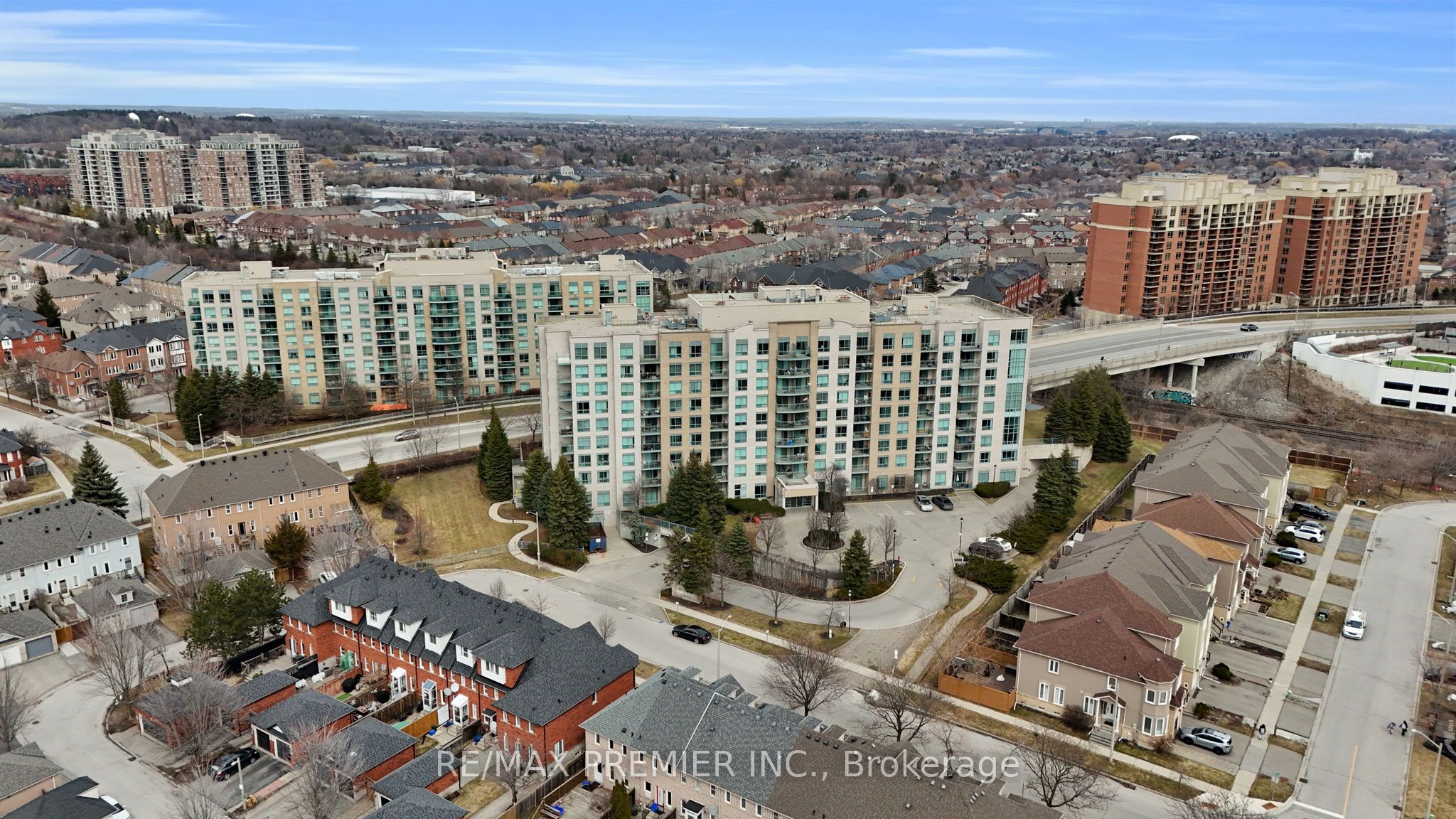Additional image 3 of 220-51 Baffin Court, Richmond Hill, ON, L4B 4P6
