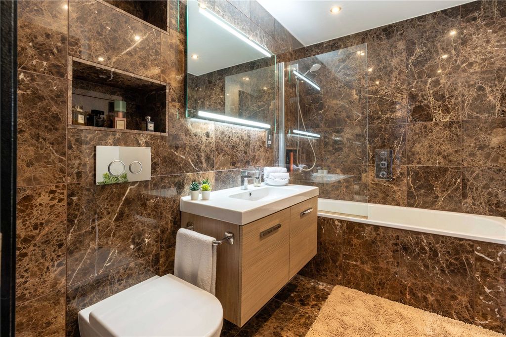 Additional image 12 of 3 bed flat for saleHigh Road, Chigwell, Essex IG7
