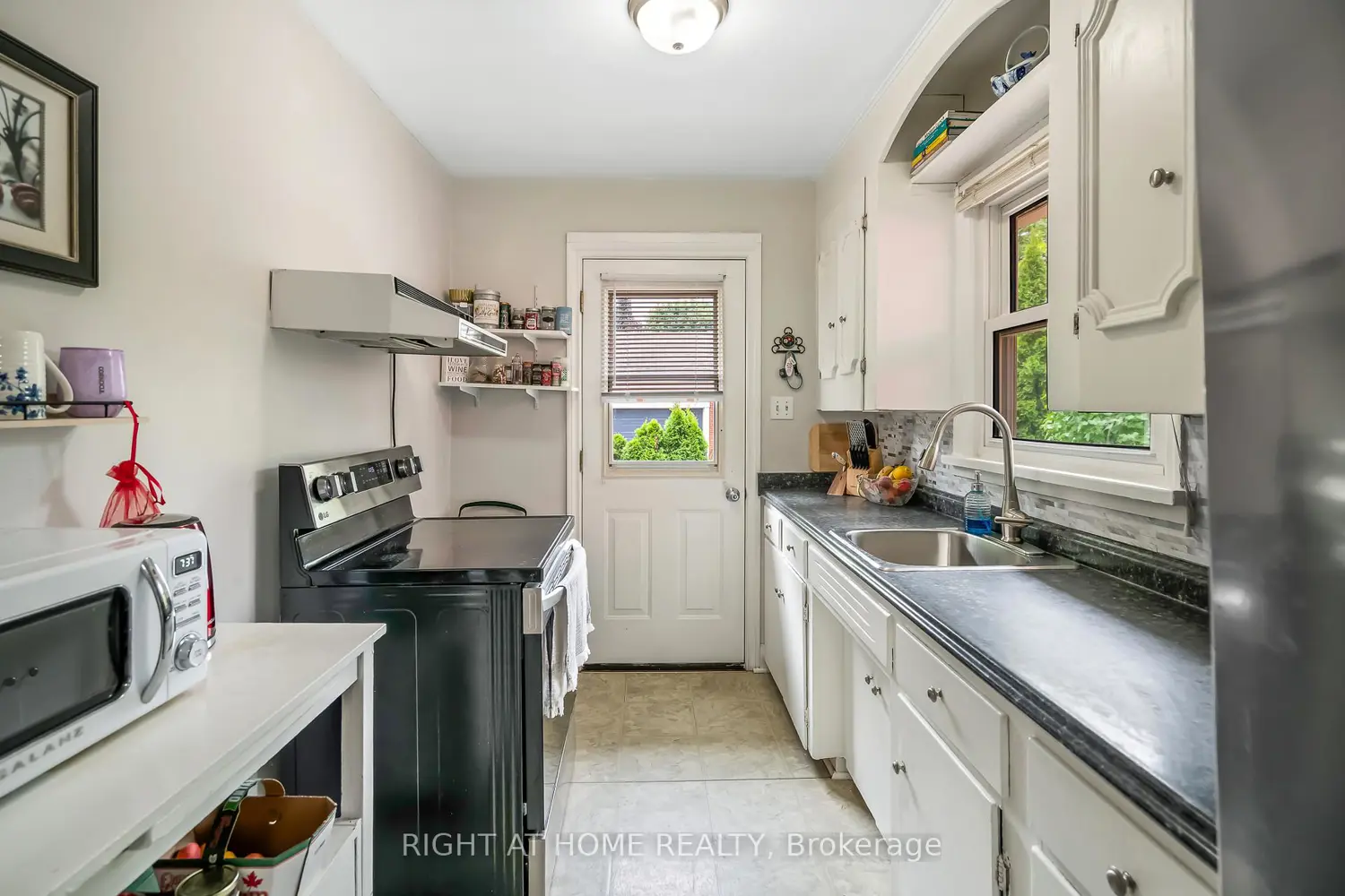 Additional image 13 of 15756 Niagara Parkway