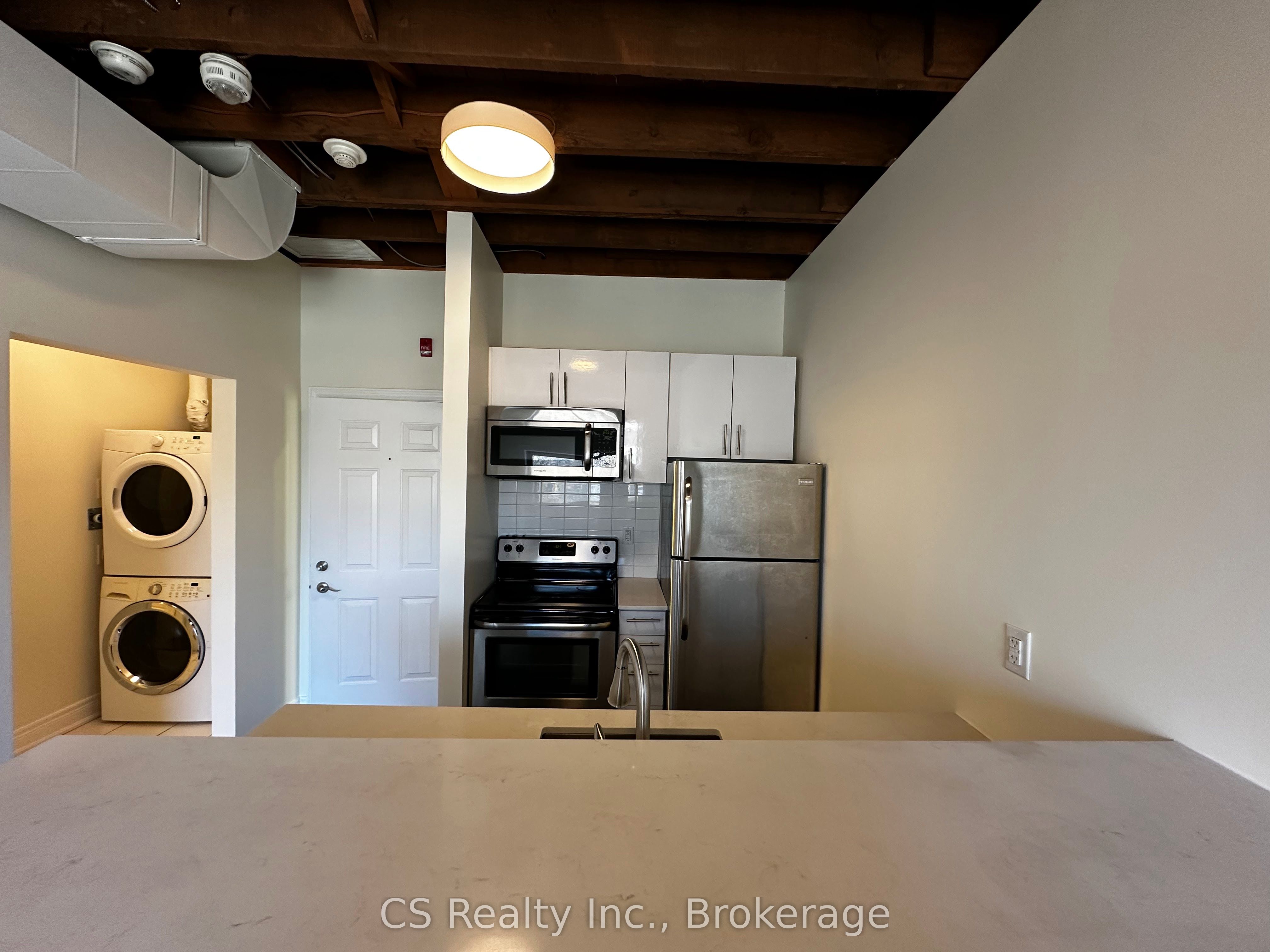 1513-3-242 Coxwell Avenue, Toronto, ON, M4L 3B2