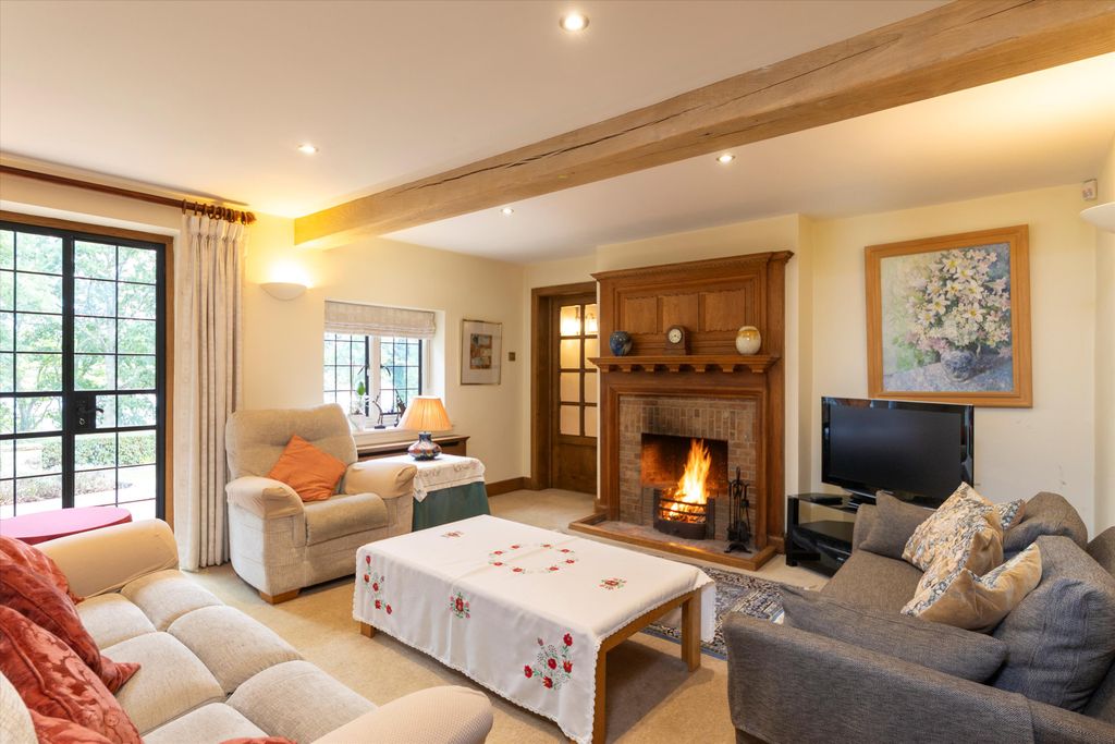 5 bed detached house for saleDock Lane, Beaulieu, Brockenhurst, Hampshire SO42 photo 2
