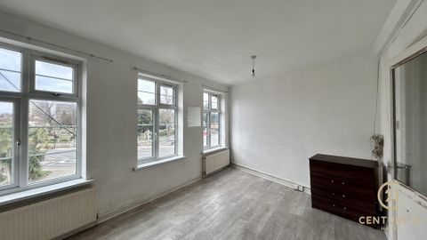 Central Parade, Hounslow TW5