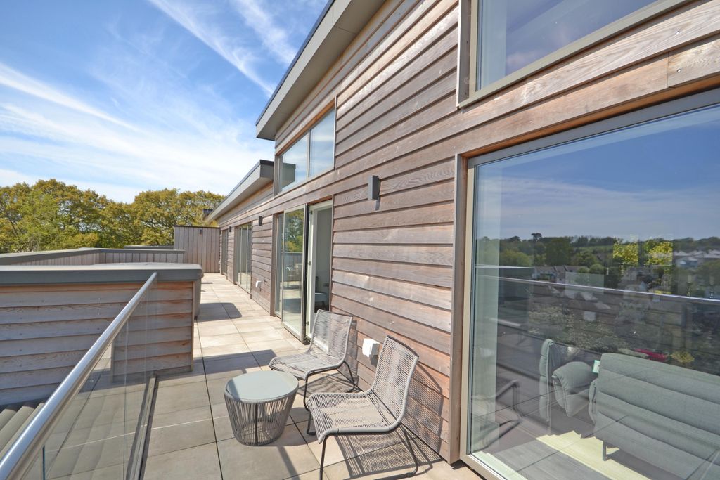 3 bed flat for saleThe Hideaway, Truro, Cornwall TR1 photo 5