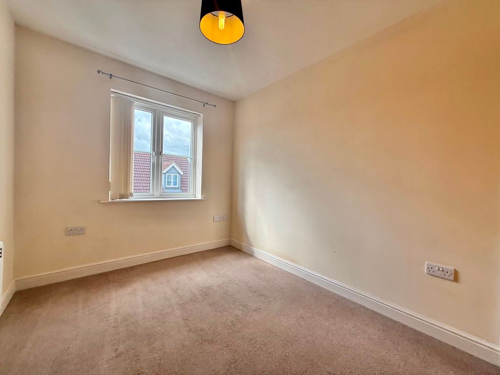 2 bed flat for saleRiverside Drive, Lincoln LN5 photo 5