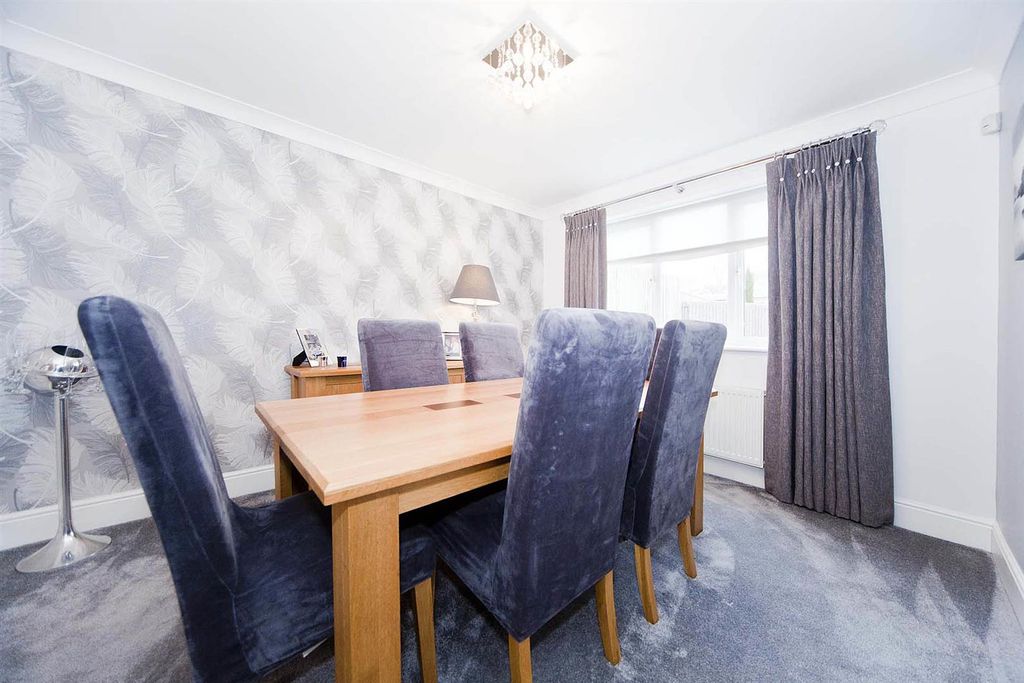 Additional image 4 of 6 bed detached house for saleKingfisher Close, Hartlepool TS26