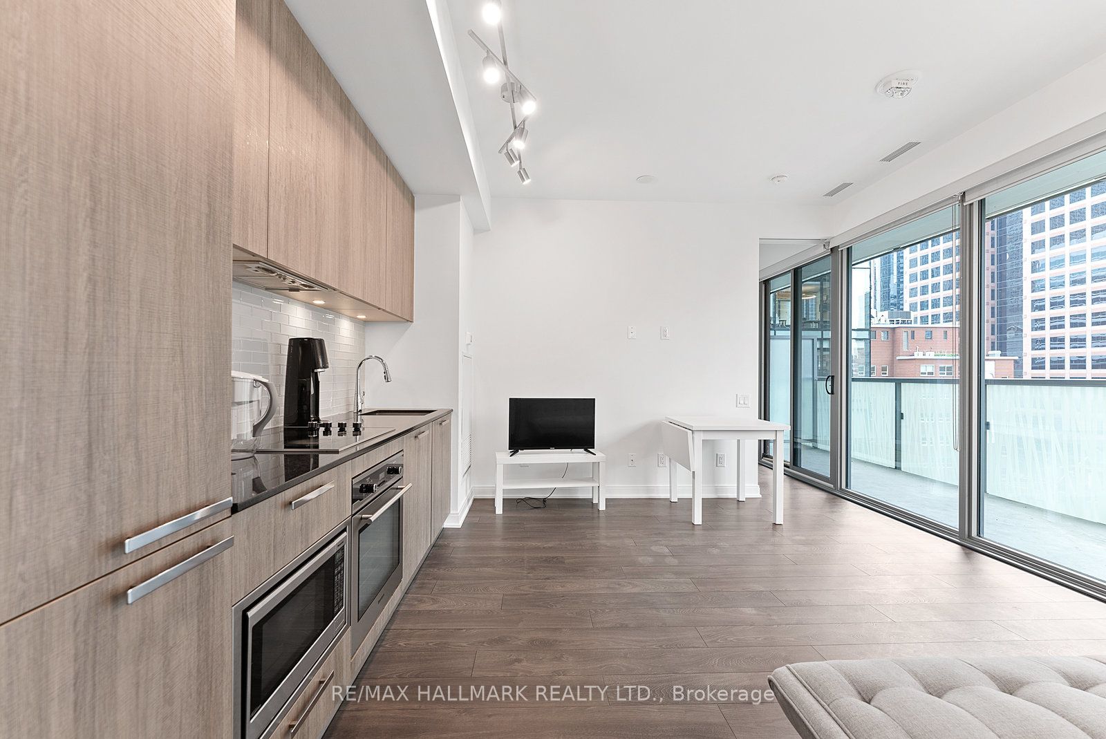 Additional image 2 of 601-50 Charles Street E, Toronto, ON, M4Y 0C3