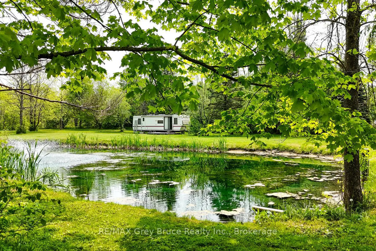 Additional image 12 of 1033 Bruce Road 9