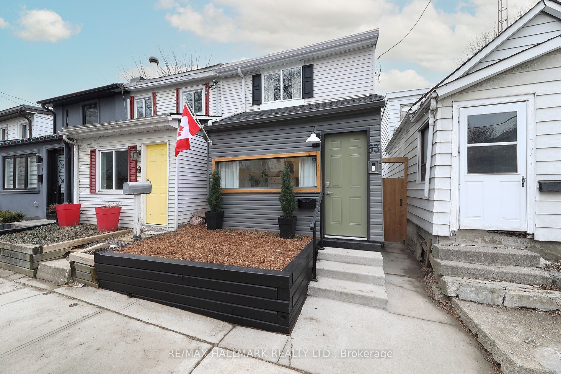 53 Craven Road, Toronto, ON, M4L 2Z4