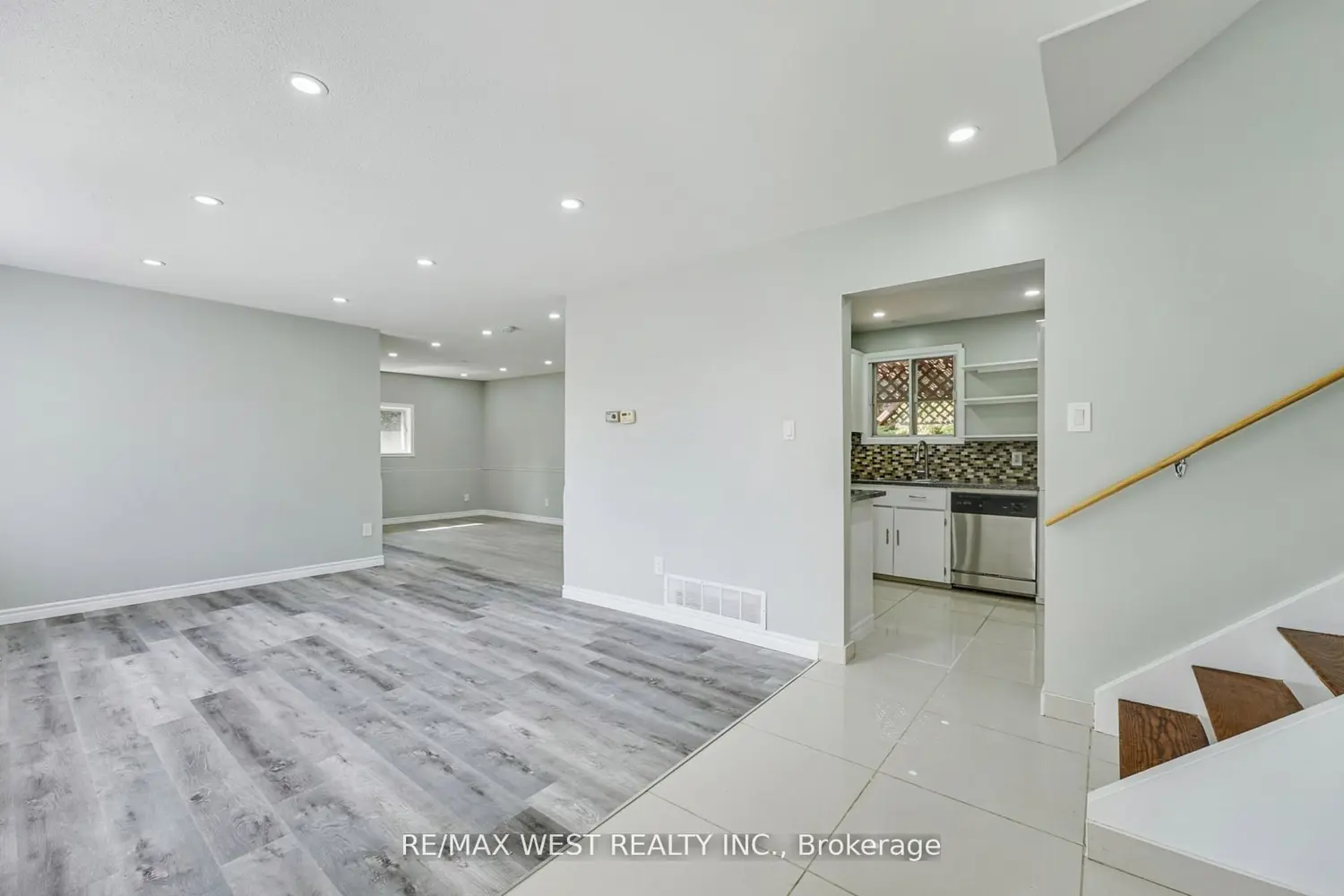 Additional image 3 of 15 Lawrence Avenue