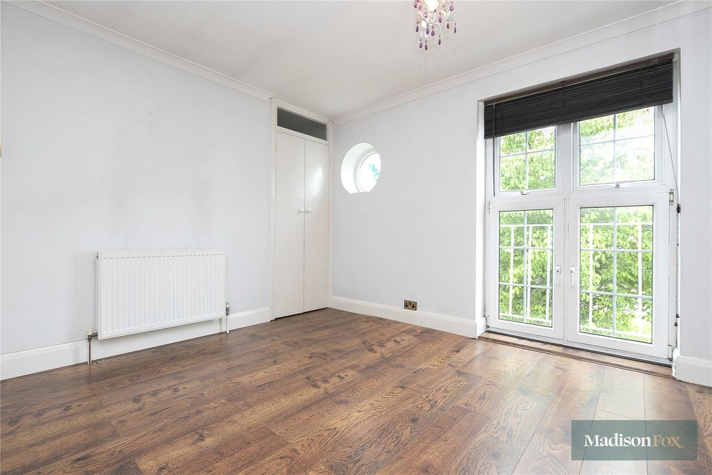 Additional image 17 of 3 bed detached house for saleAlderton Rise, Loughton, Essex IG10
