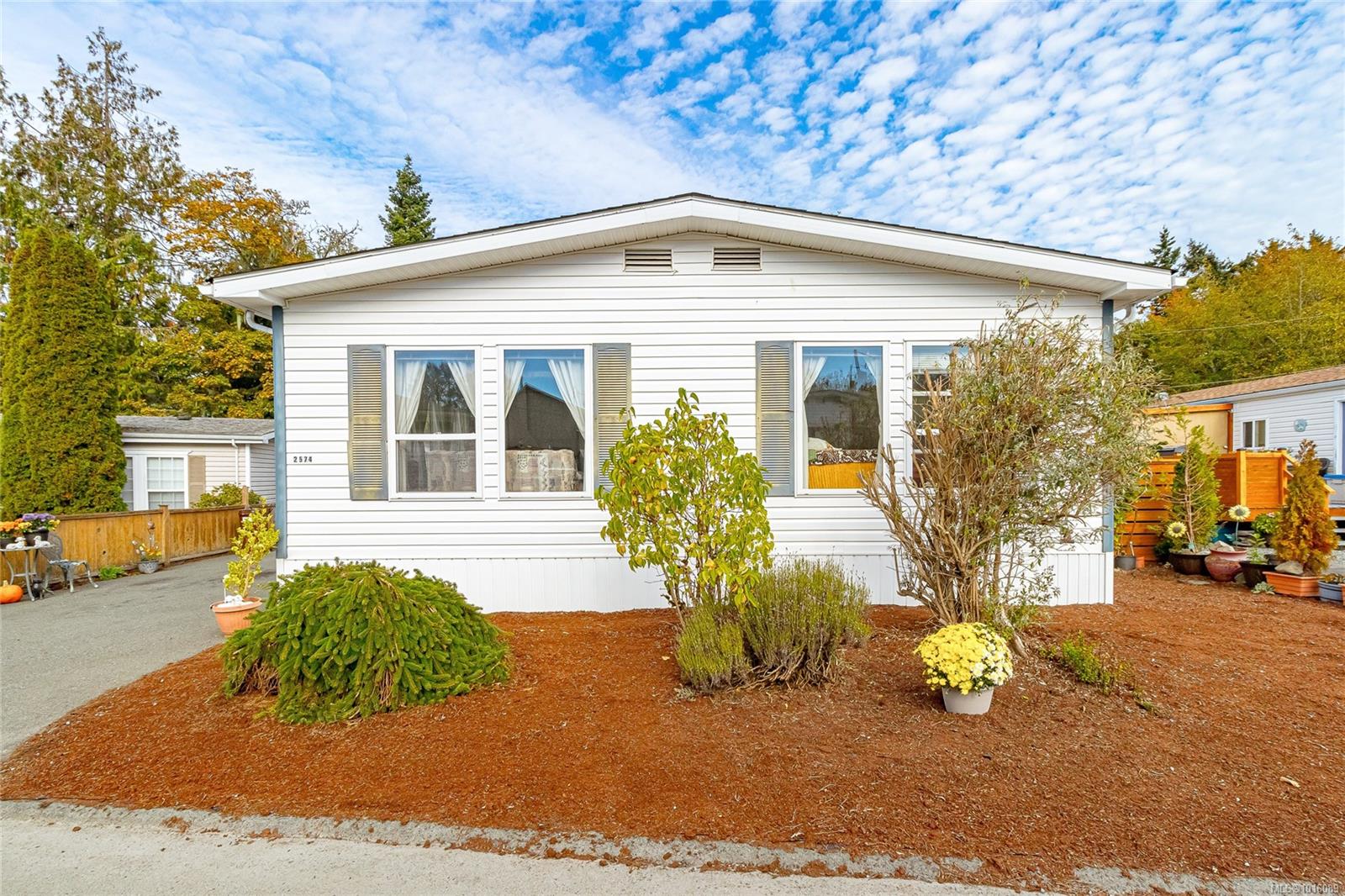 Primary image of 2574 Heron Way, Central Saanich, BC, V8M 2E1