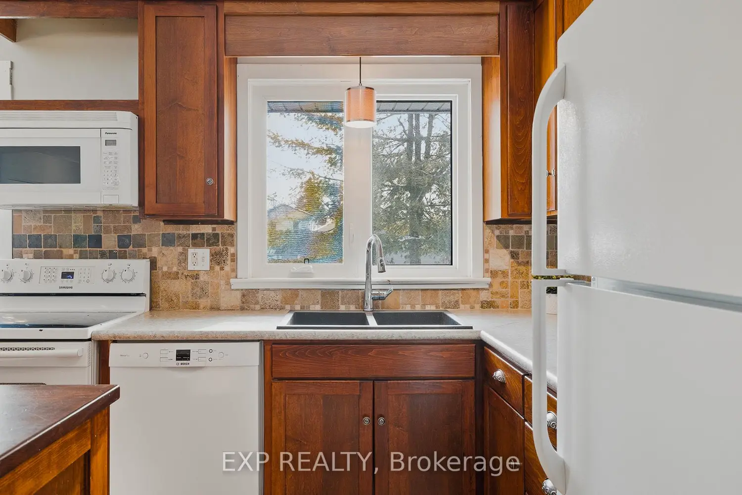 Additional image 5 of 1080 Henry Street