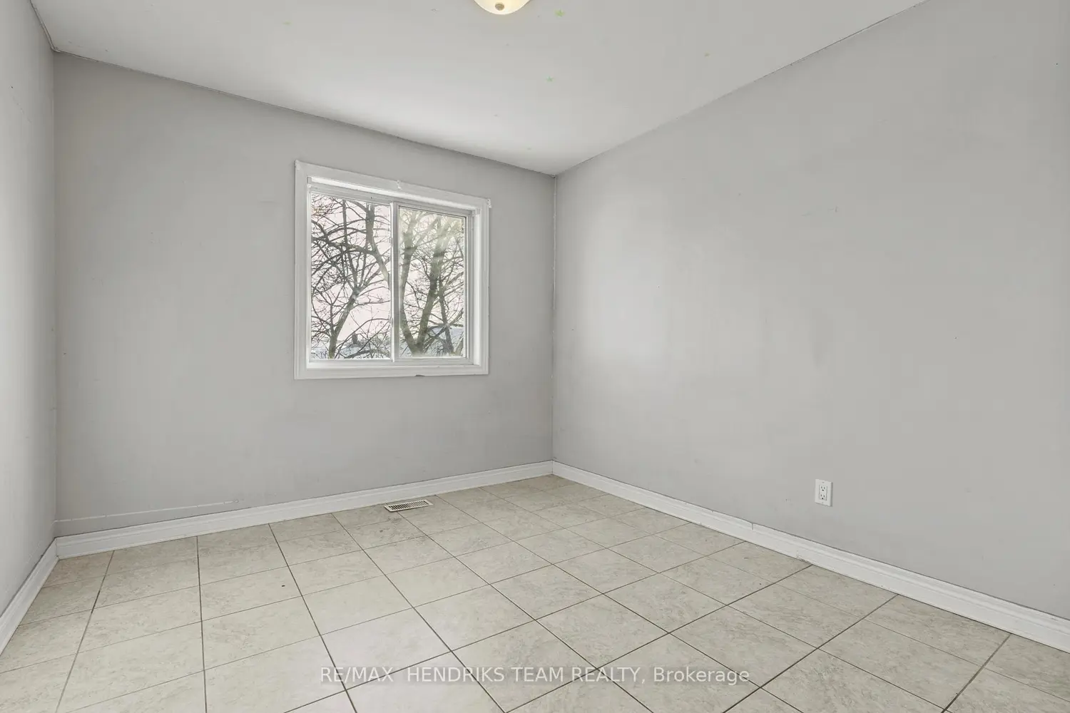 2 Townline Road photo 2