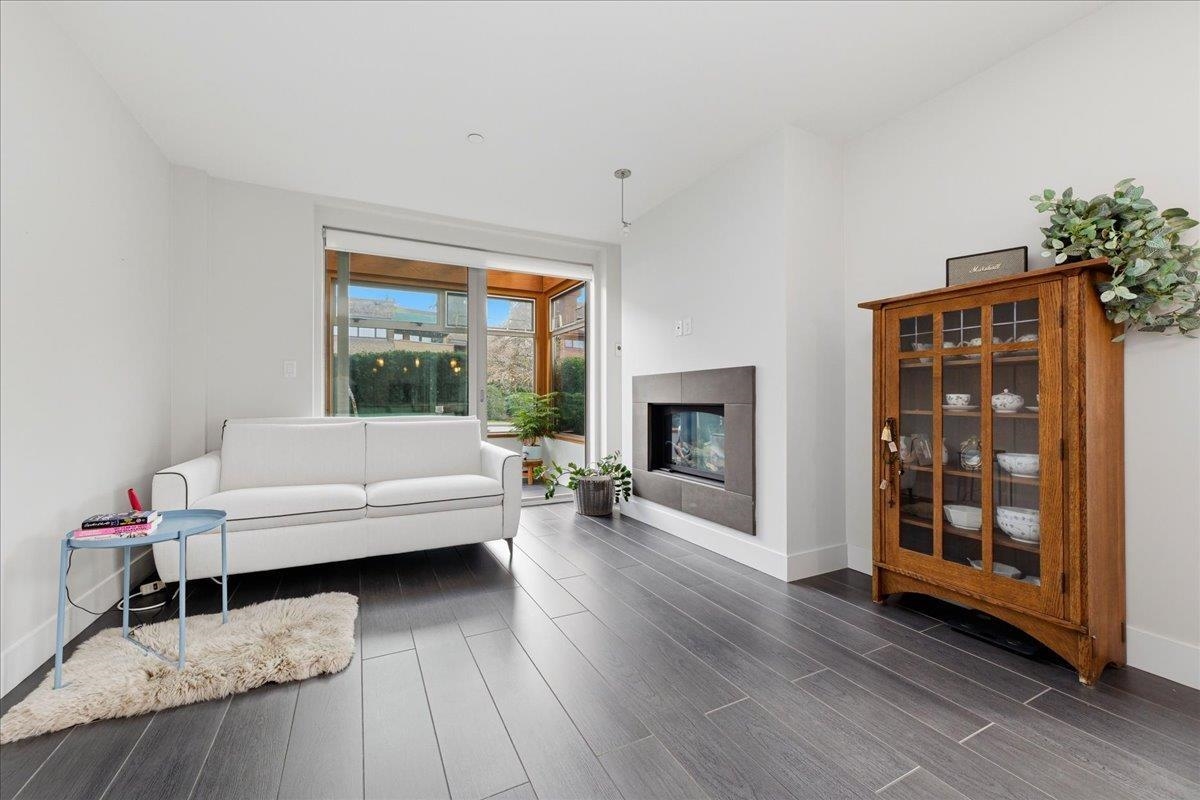 Additional image 2 of 204-2388 Marine Drive, West Vancouver, BC, V7V 1K8