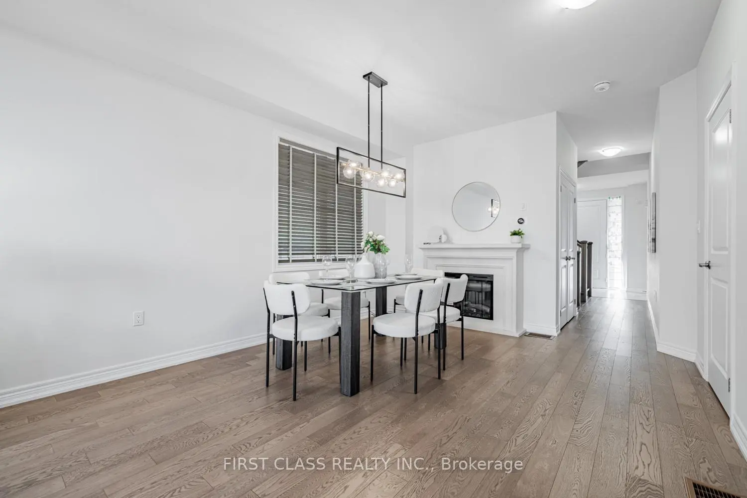 38 Hewison Avenue photo 4