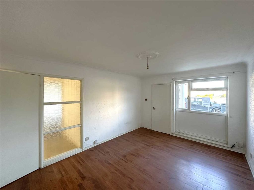 Additional image 2 of 2 bed flat for saleKensington Road, Scunthorpe DN15