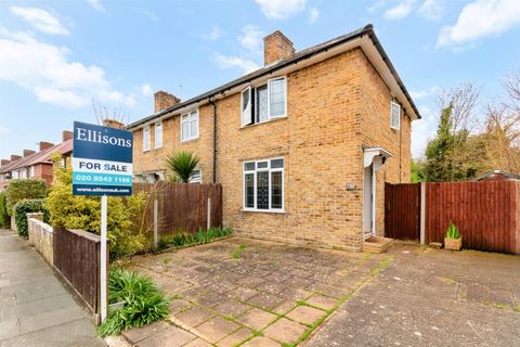 Glastonbury Road, Morden SM4