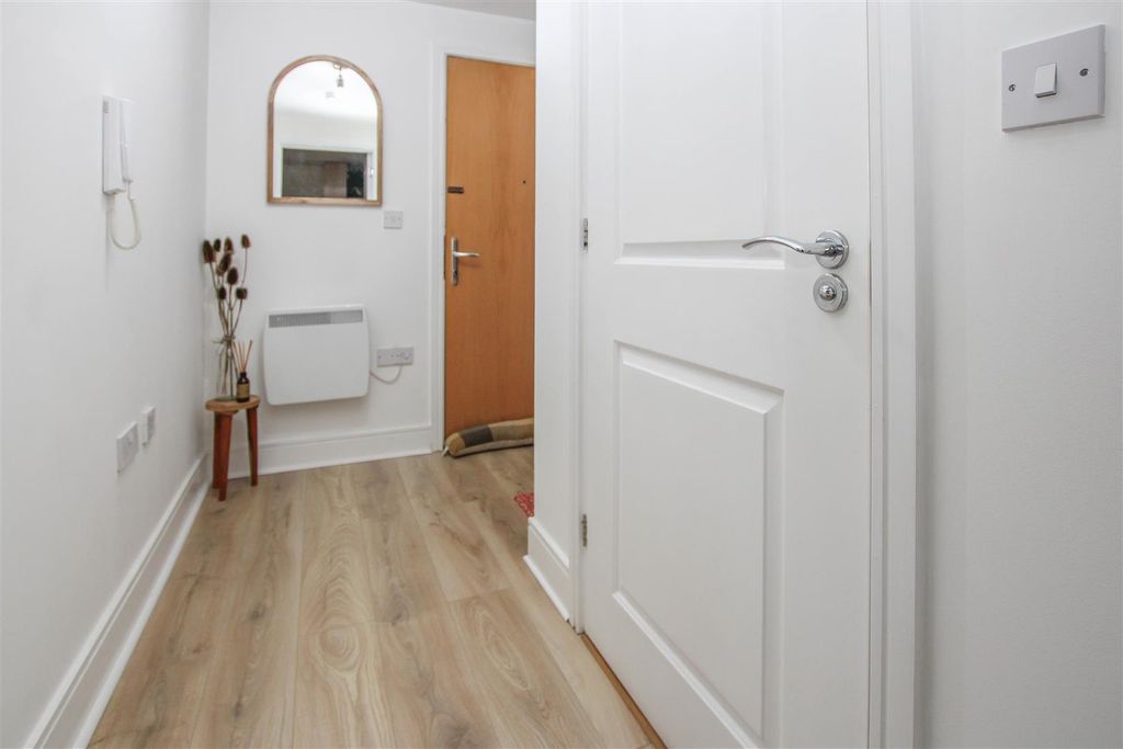 Additional image 7 of 1 bed flat for saleDe Paul Way, Brentwood CM14