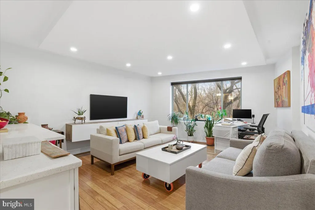 Additional image 2 of 2141 Wisconsin Avenue NW Unit 202, Washington, DC 20007