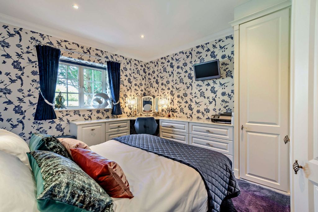 Additional image 17 of 7 bed detached house for saleClearwater Lane, Haywards Heath, West Sussex RH16