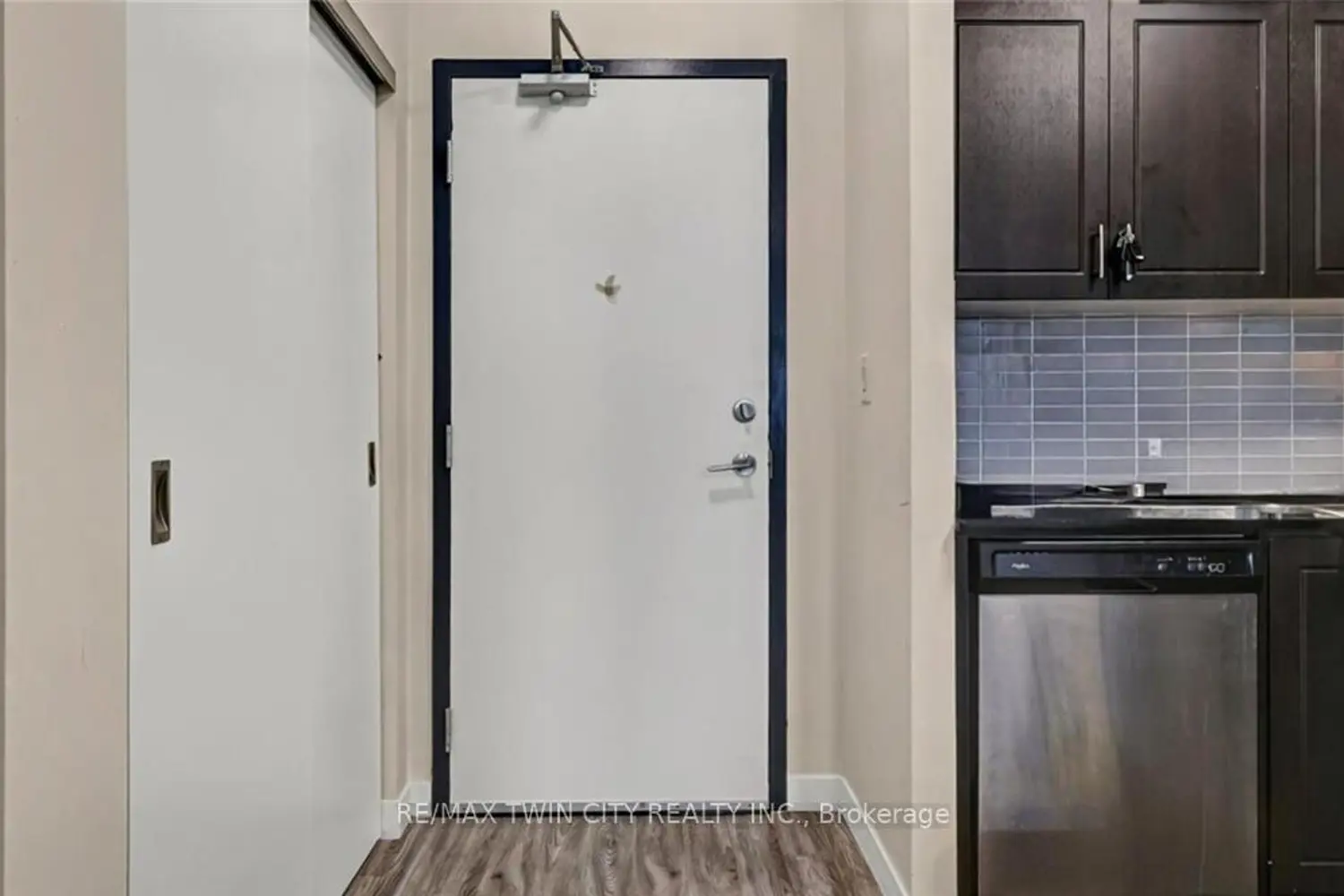 128 King Street 807 photo 5