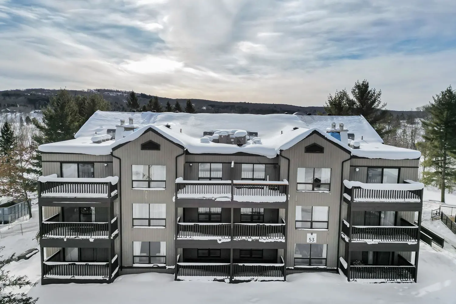 1235 Deerhurst Drive 53-201