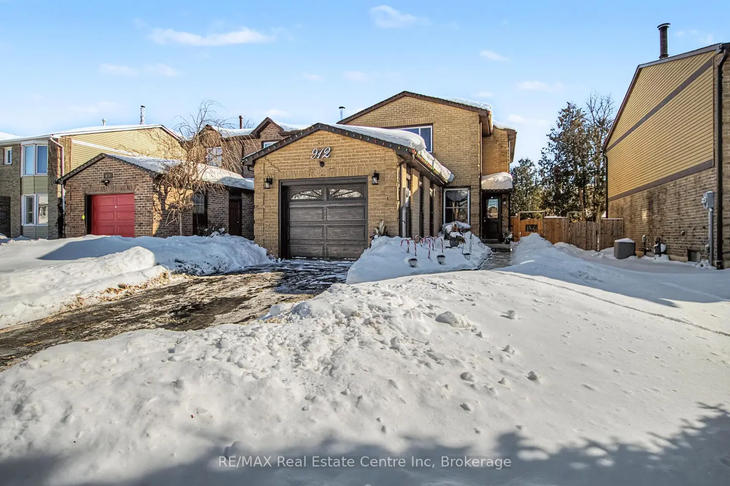 912 Laurier Avenue photo 2