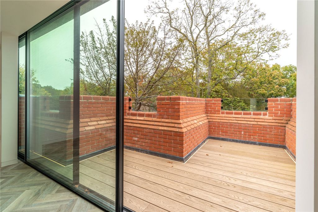 Additional image 7 of 3 bed flat for saleWoodredon Farm Lane, Epping, Essex EN9