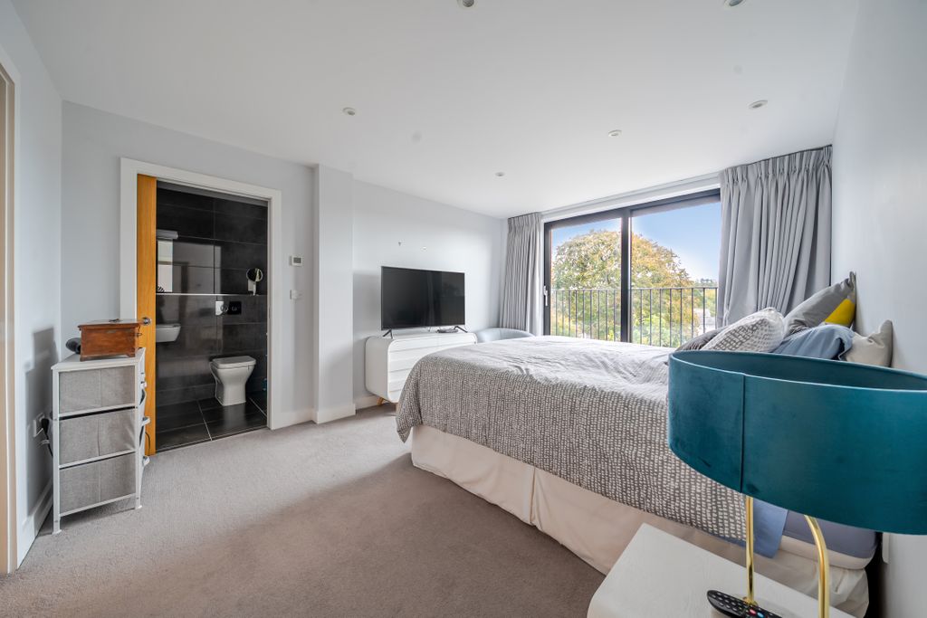 Additional image 10 of 3 bed flat for saleSouthgate Street, Winchester SO23