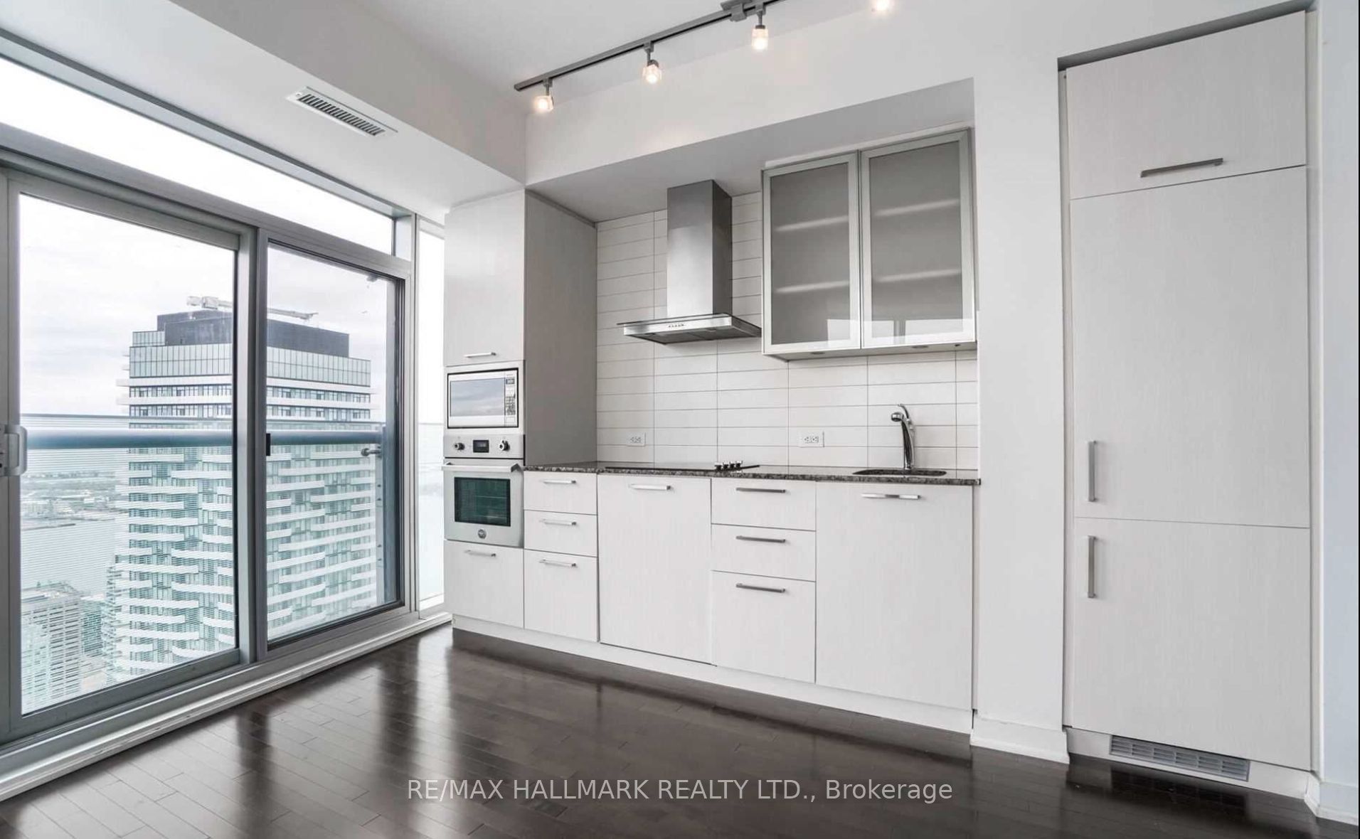 Additional image 4 of 5611-14 York Street, Toronto, ON, M5J 2Z2