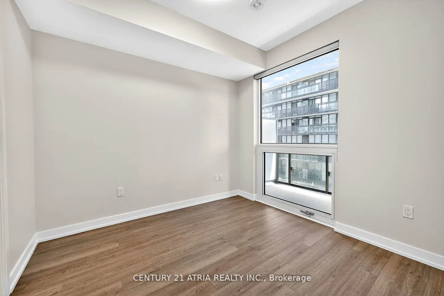 Additional image 11 of 39 Roehampton Avenue 707