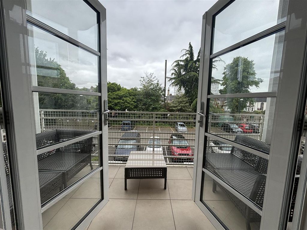 1 bed flat for saleRomilly Crescent, Cardiff CF11 photo 4