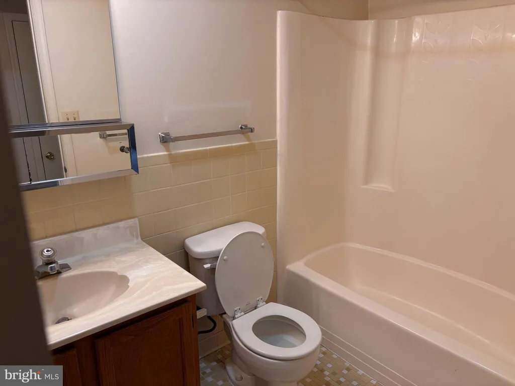 2 James St Unit 2C, Frederick, MD 21701