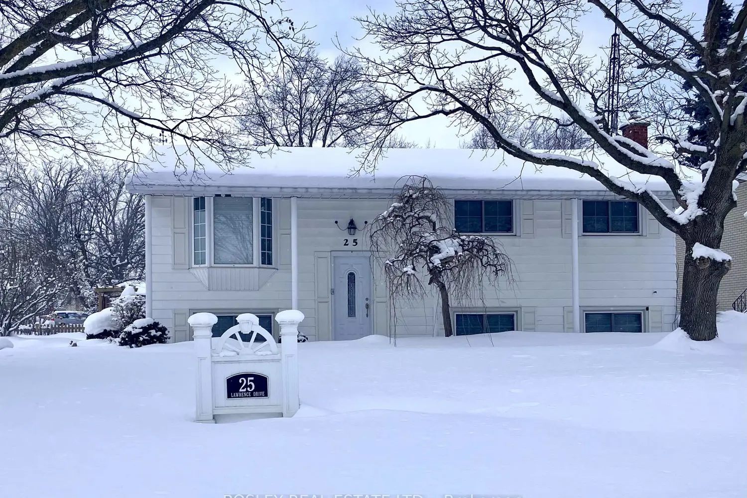 Primary image of 25 Lawrence Drive